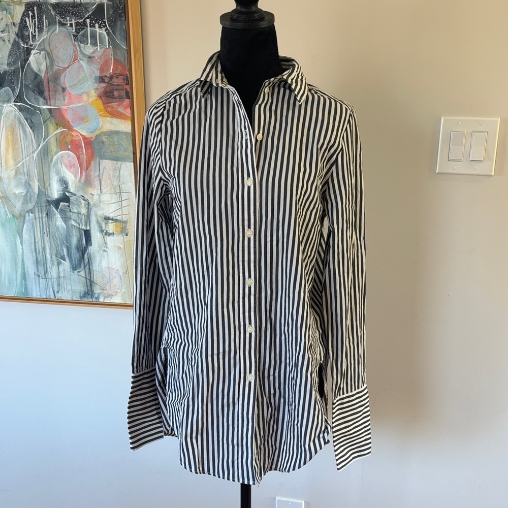 H&M Black and White Striped Casual Button down Shirt